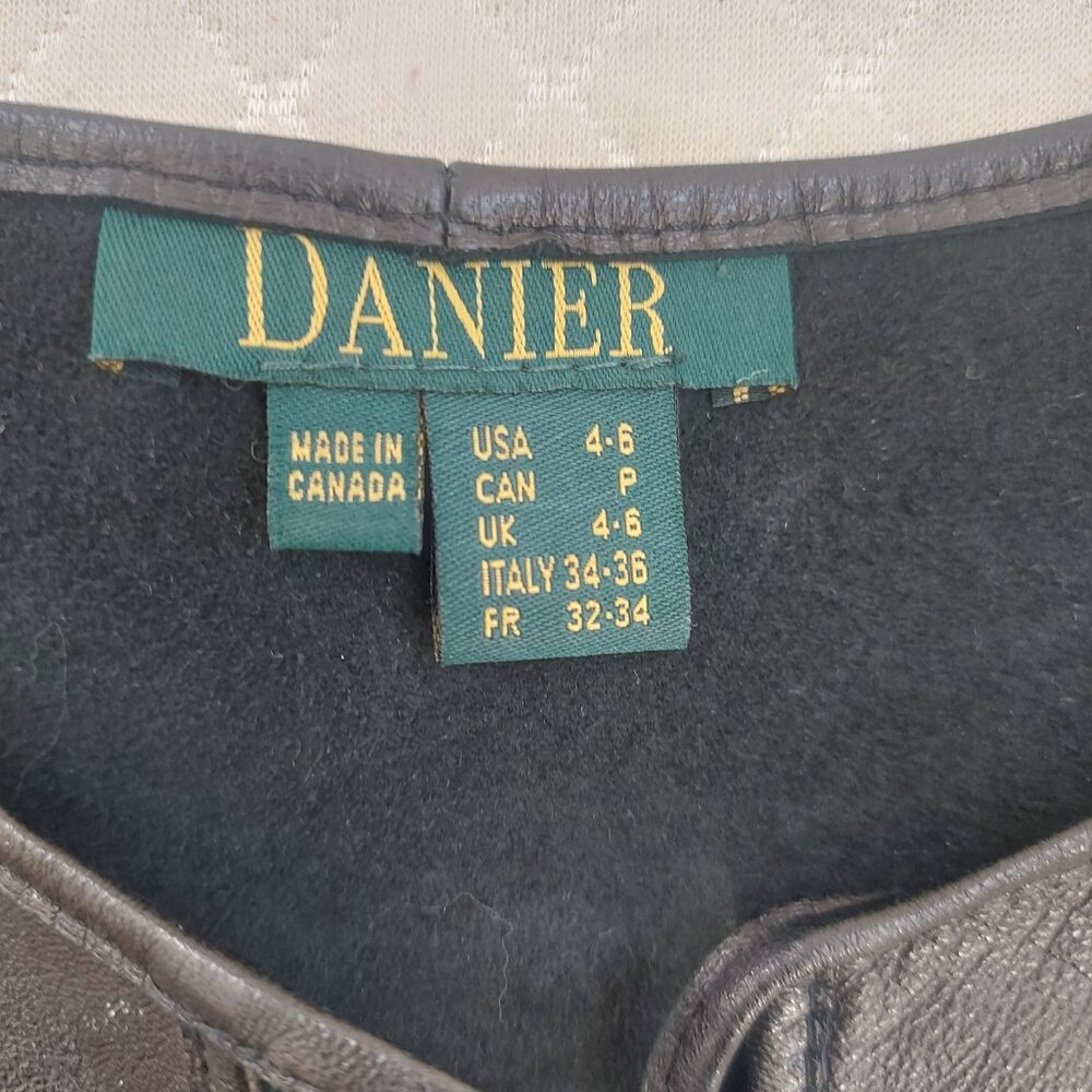 Danier leather two piece skirt suit - Picture 5 of 10